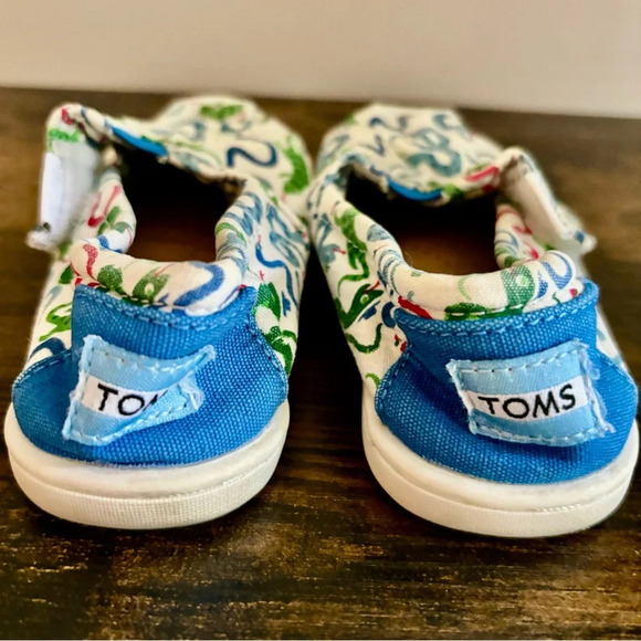 TOMS|  Tiny Classic Alpargata Baby Sneakers in “Cobalt Snakes” Size 5T - Picture 2 of 6
